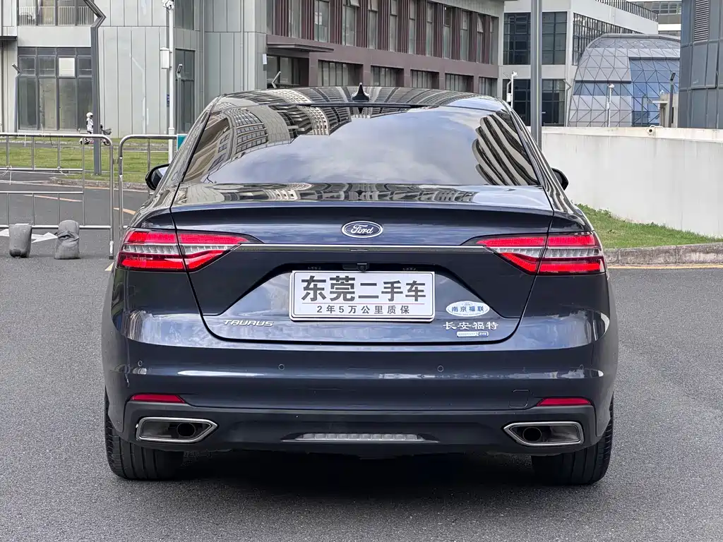 Ford Taurus — миниатюра 11