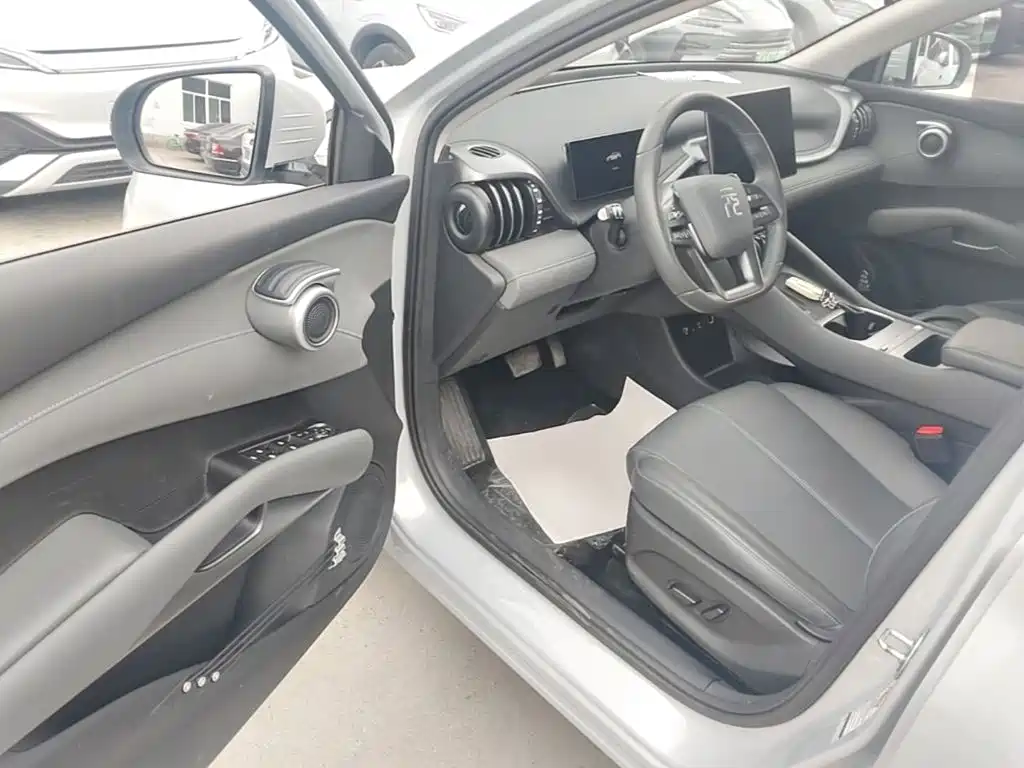 BYD Yuan Plus — миниатюра 16
