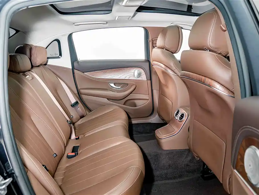 Mercedes-Benz E-Class — миниатюра 20
