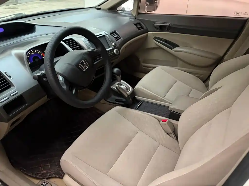 Honda Civic — миниатюра 6