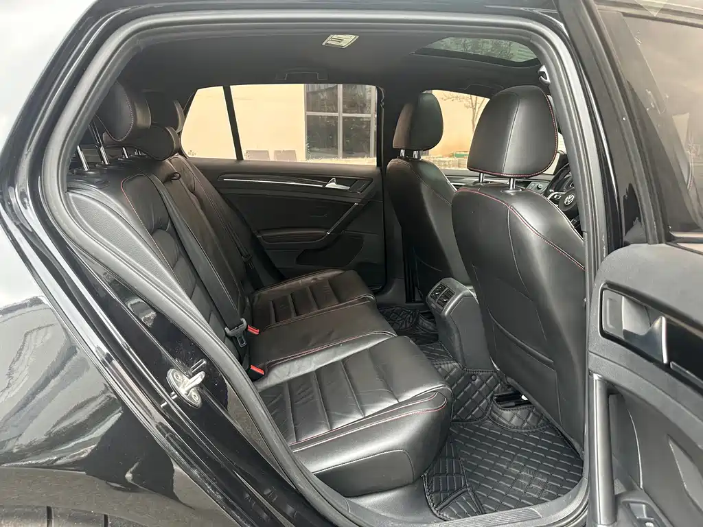 Volkswagen Golf GTI — миниатюра 8
