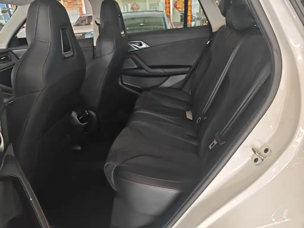 Roewe D5X DMH — миниатюра 17