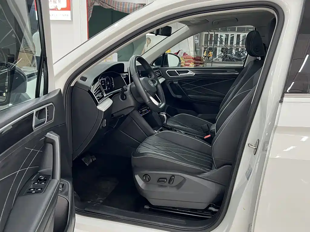 Volkswagen Tiguan L — миниатюра 4