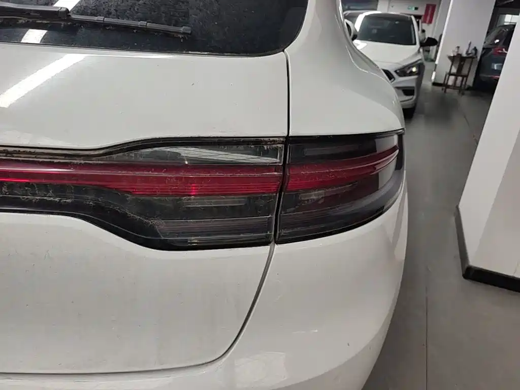 Porsche Macan — миниатюра 8