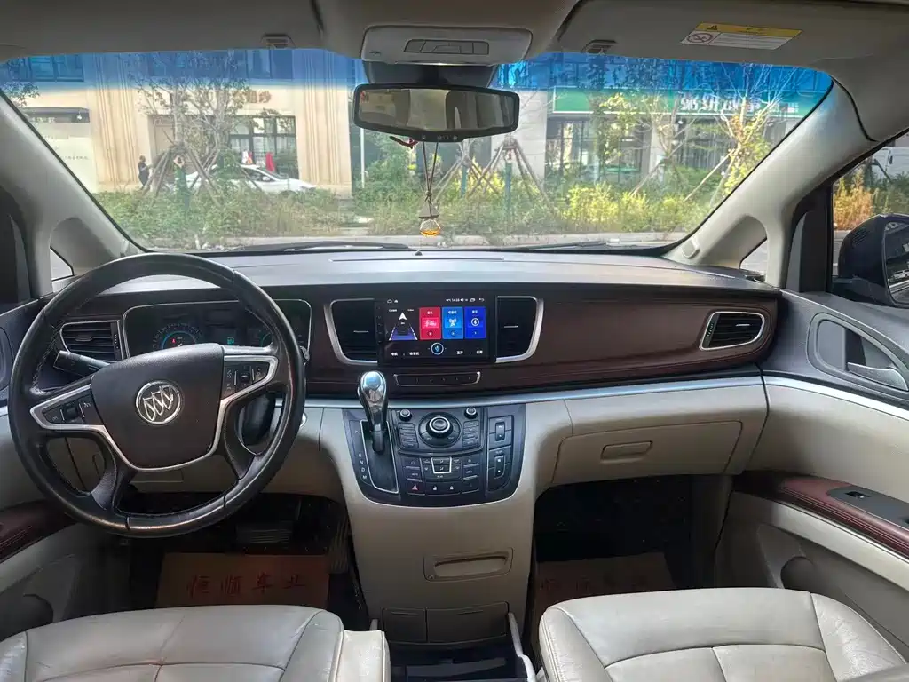 Buick GL8 — миниатюра 6