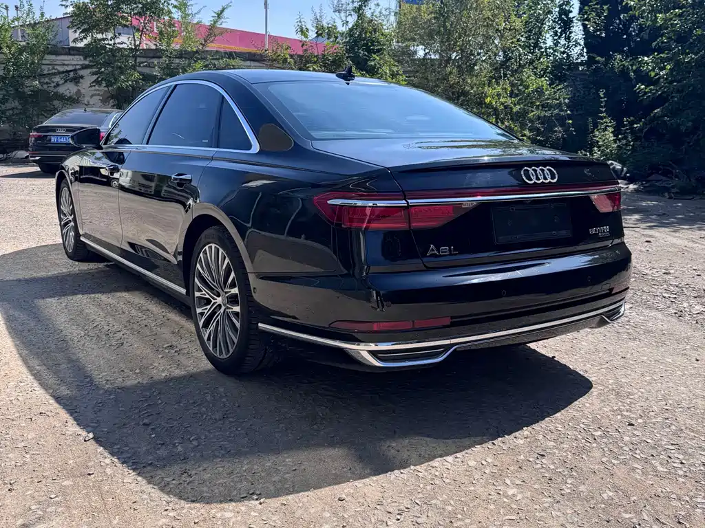Audi A8 — миниатюра 7