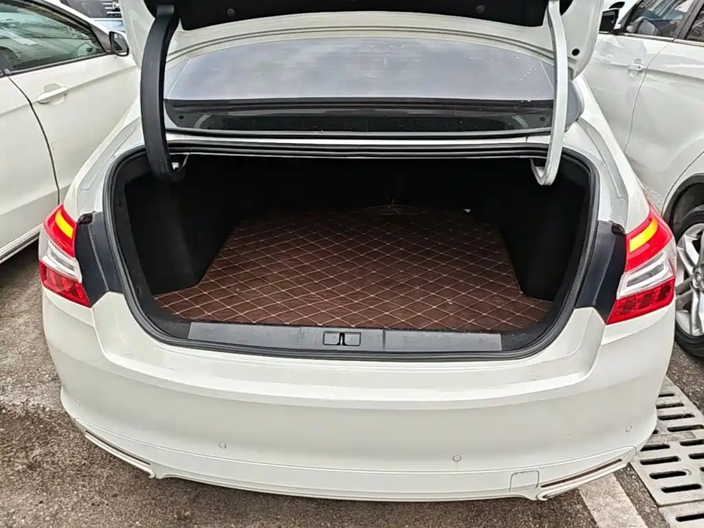 Peugeot 408 — миниатюра 19