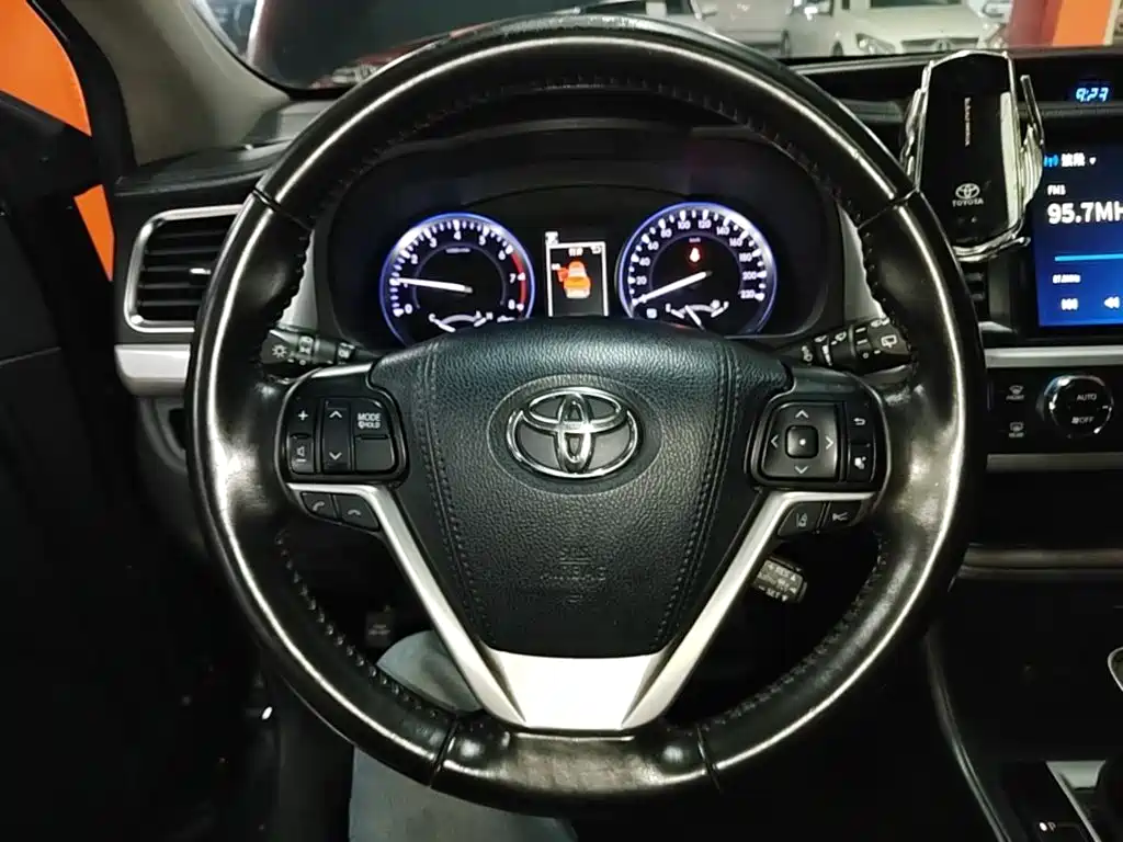 Toyota Highlander — миниатюра 11
