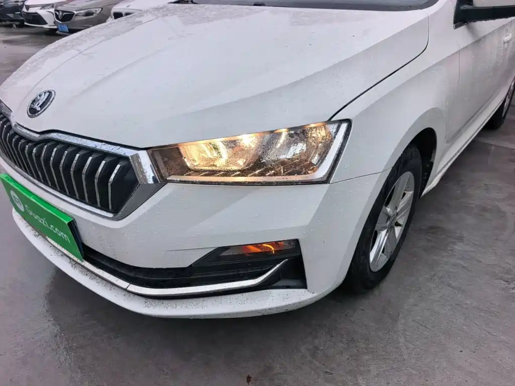 Skoda Rapid — миниатюра 24