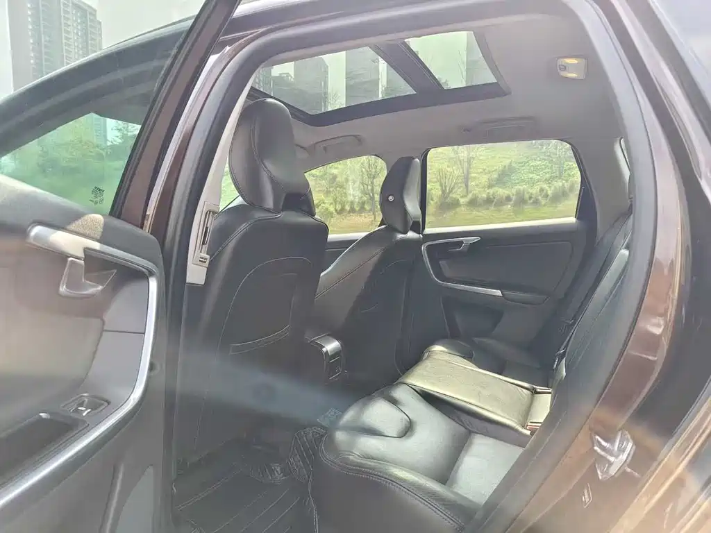 Volvo XC60 — миниатюра 6