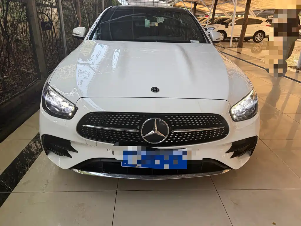 Mercedes-Benz E-Class — миниатюра 2