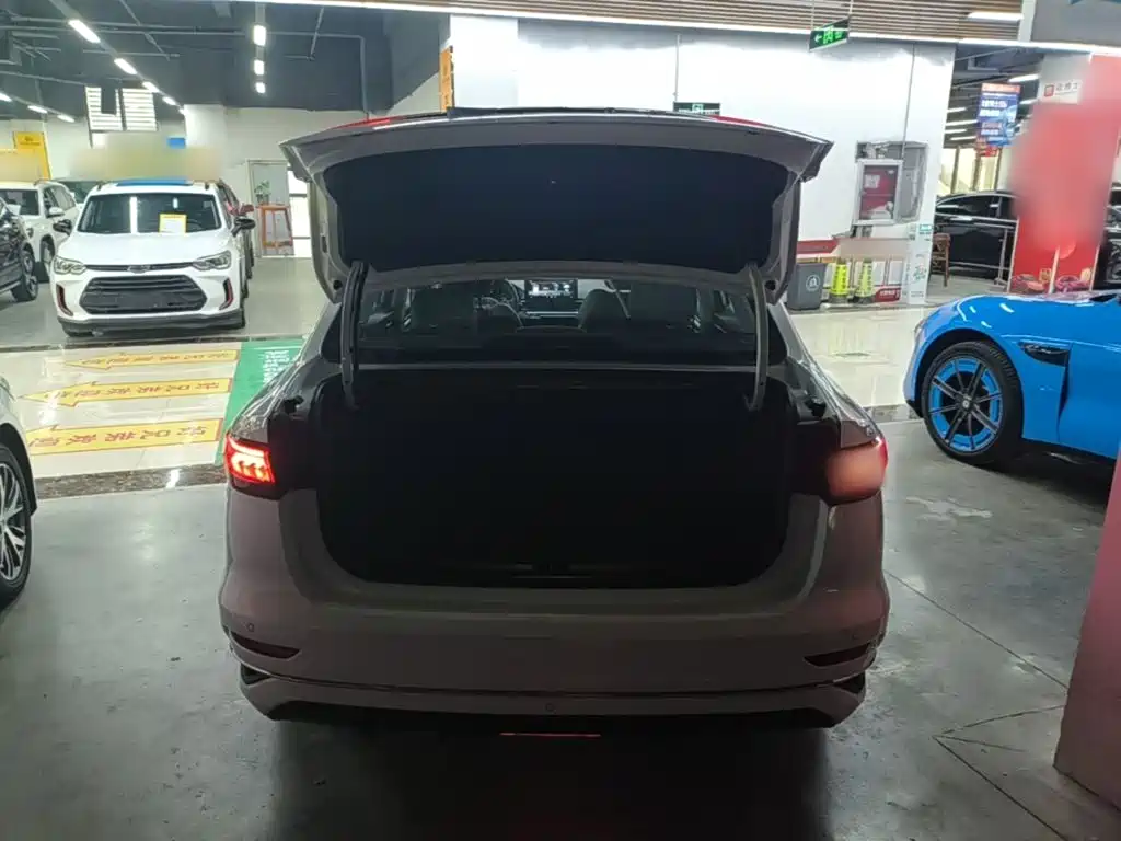 Geely Emgrand — миниатюра 19