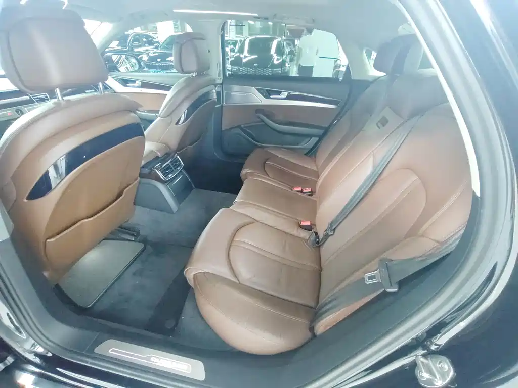Audi A8 — миниатюра 11