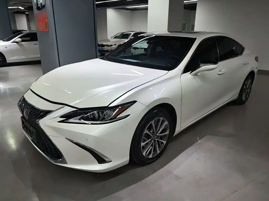 Lexus ES — миниатюра 2