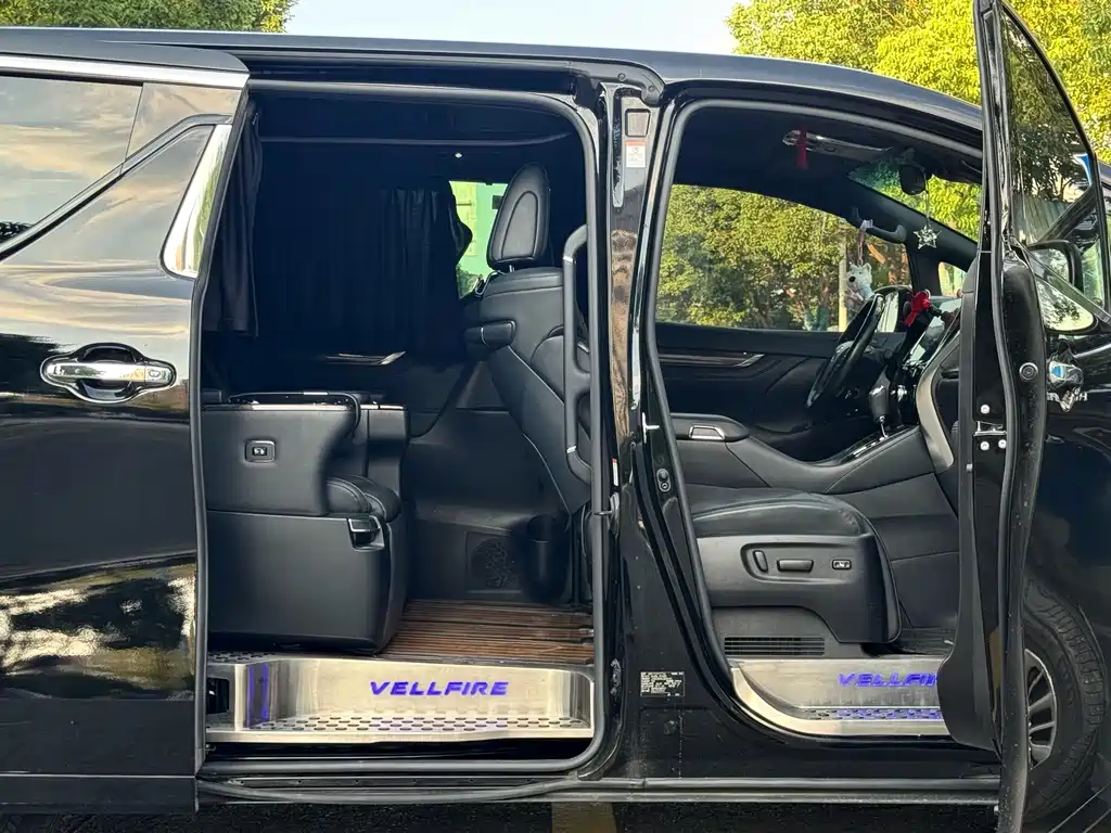 Toyota Vellfire — миниатюра 15