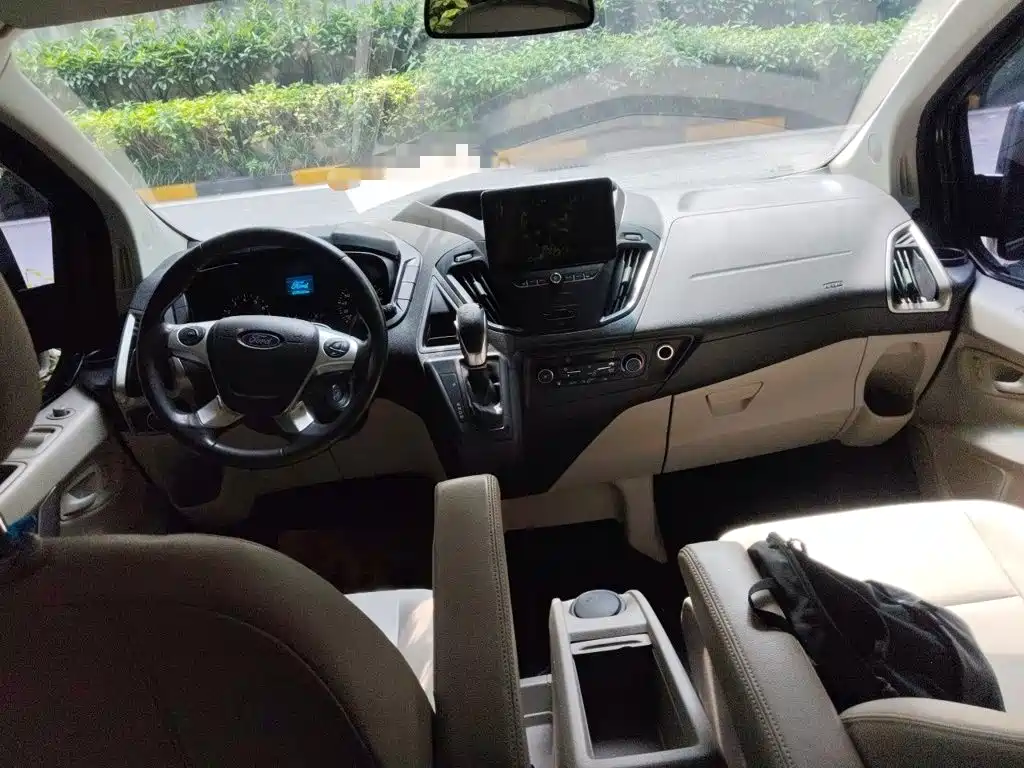 Ford Tourneo — миниатюра 13