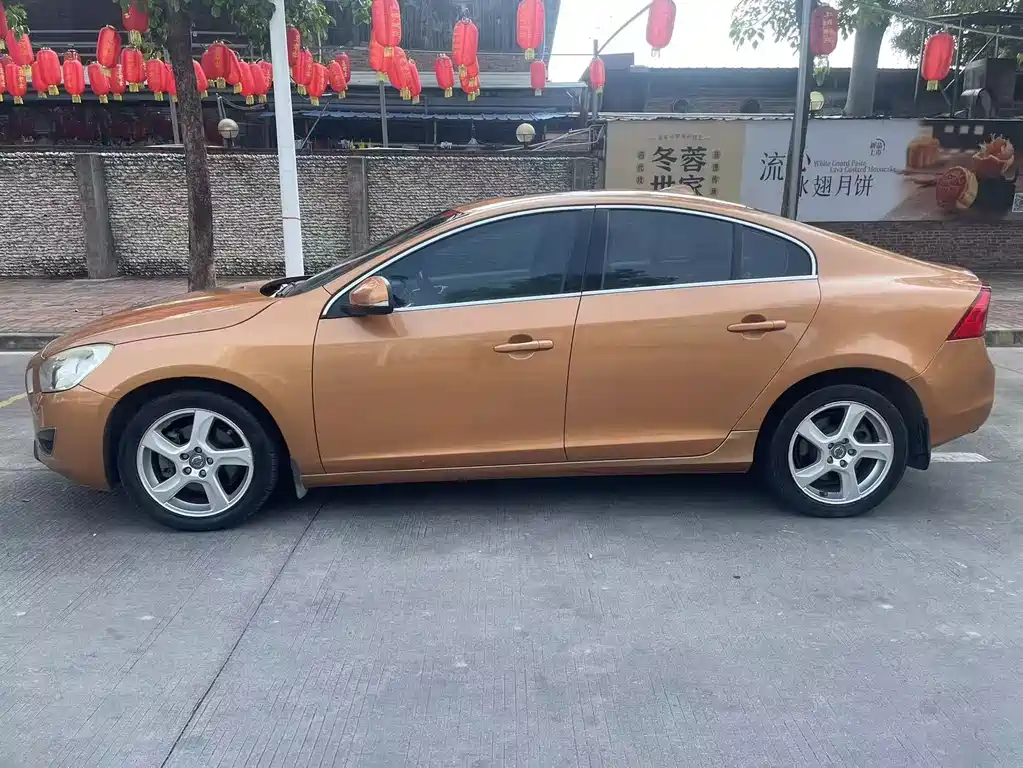 Volvo S60 (Import) — миниатюра 8