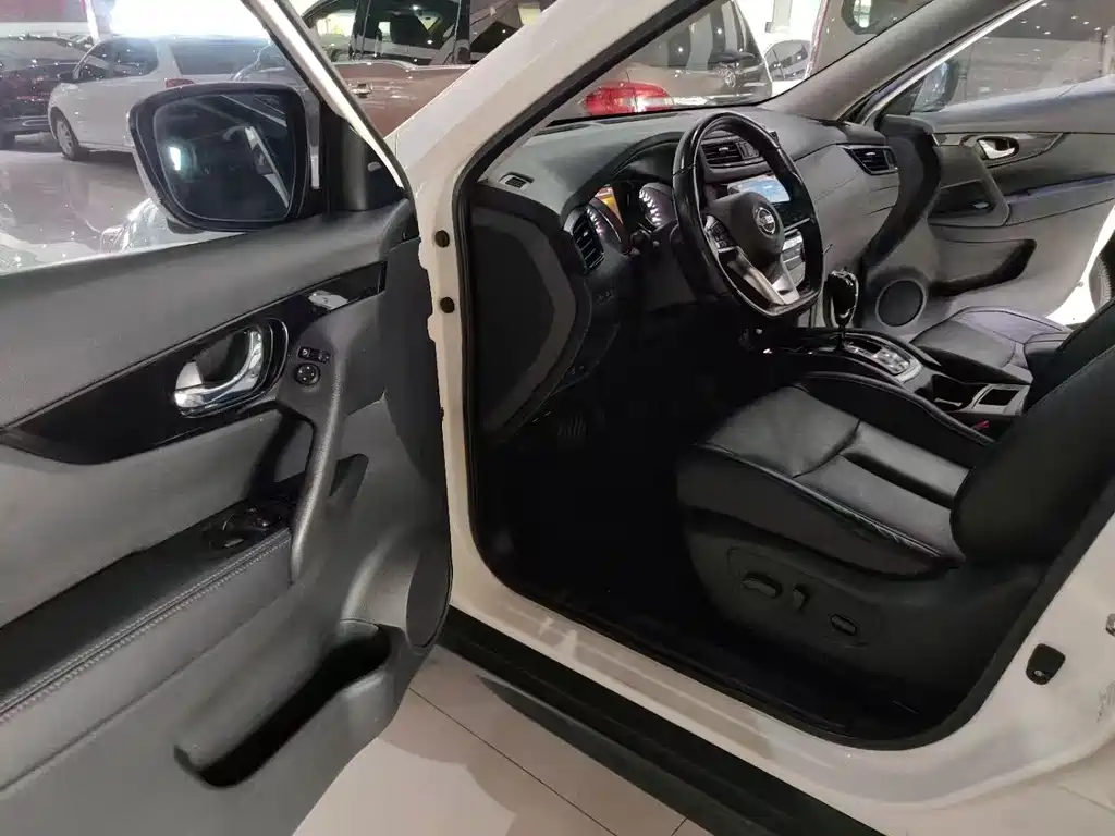 Nissan X-Trail — миниатюра 2