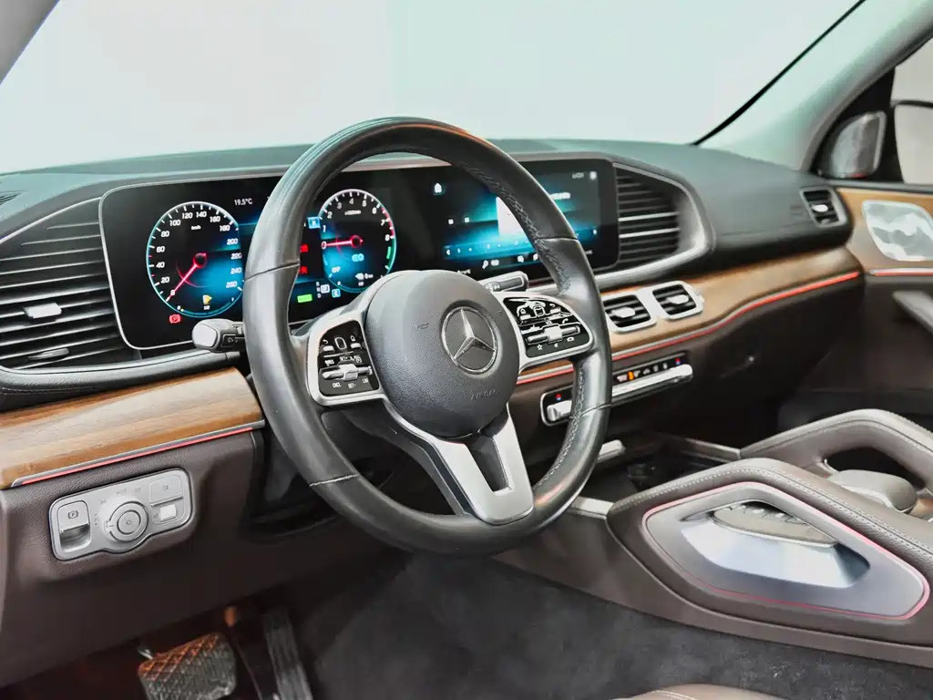 Mercedes-Benz GLE New Energy — миниатюра 18