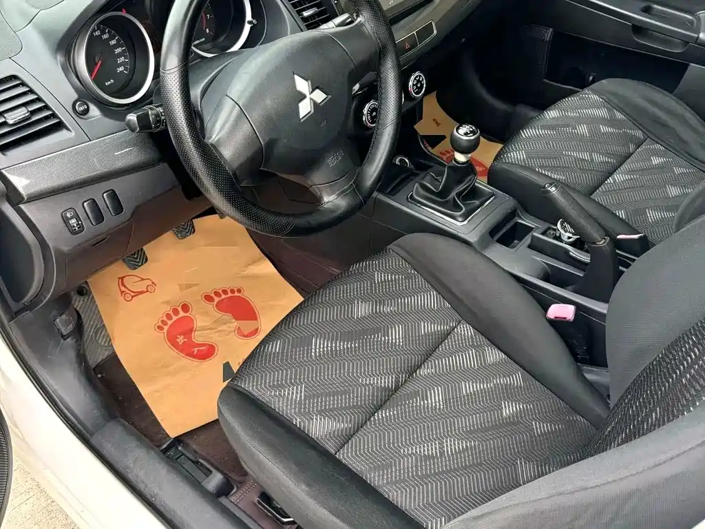 Mitsubishi Lancer EX — миниатюра 4