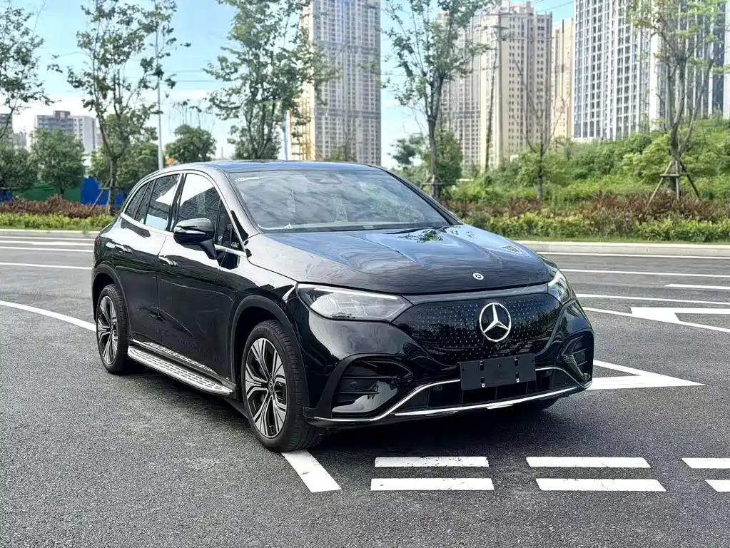 Mercedes-Benz EQE SUV — миниатюра 3