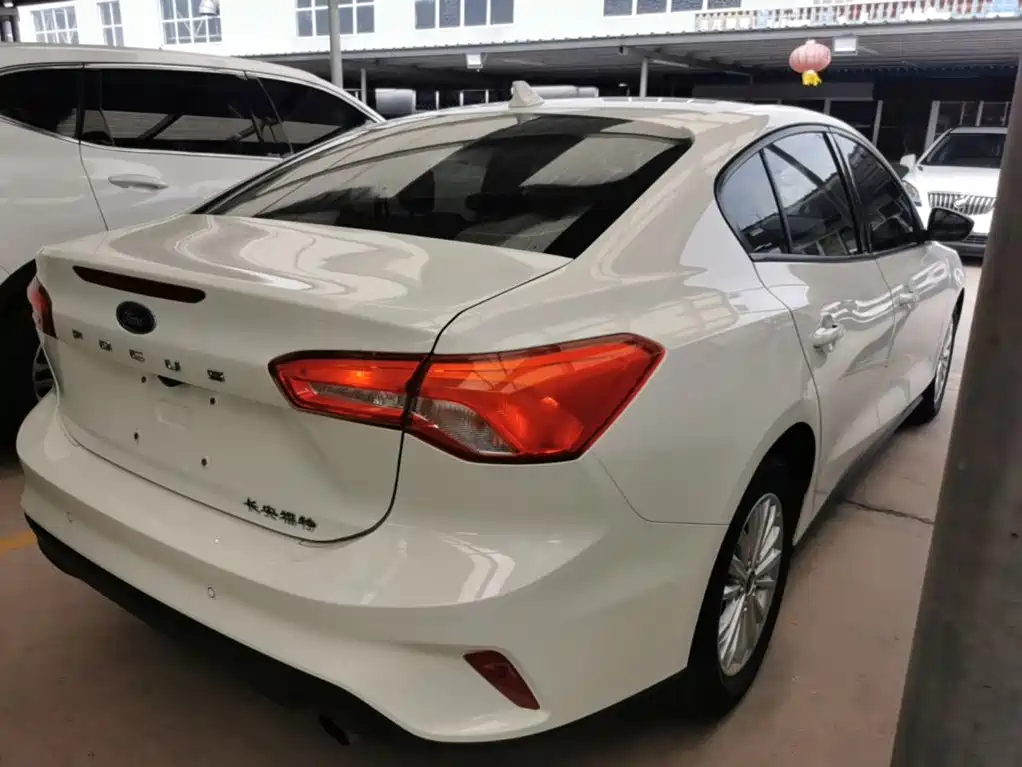 Ford Focus — миниатюра 7