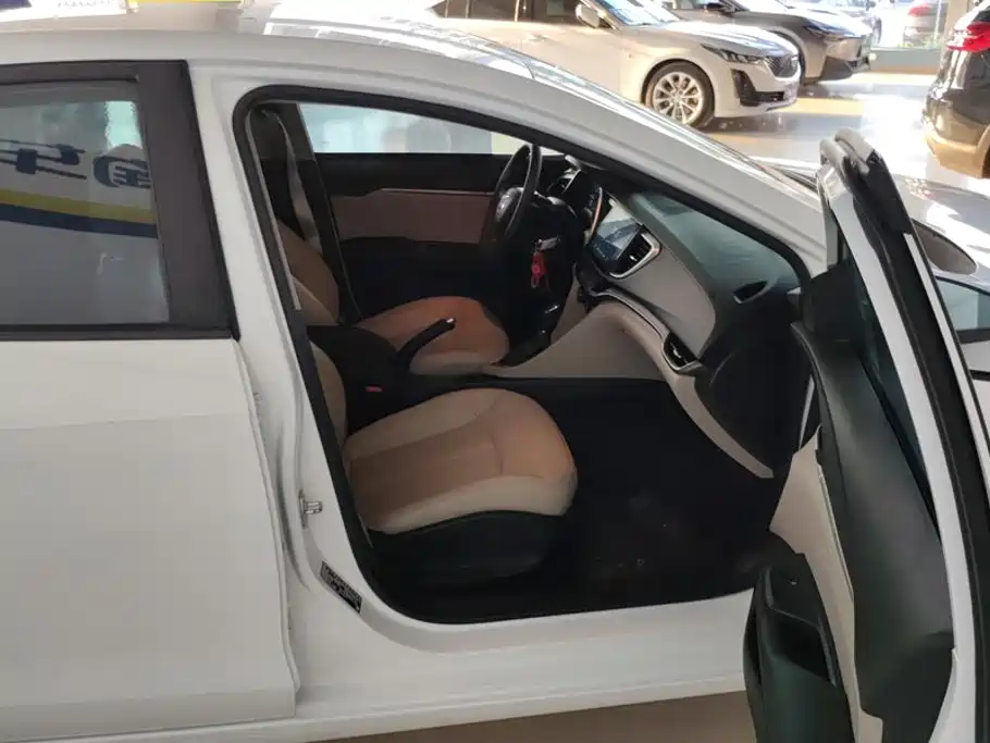 Buick Excelle — миниатюра 8