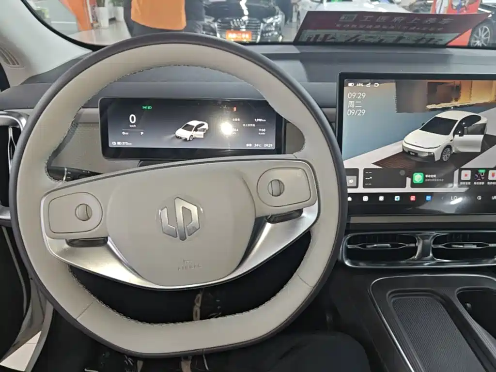 Leapmotor Leapmotor B01 — миниатюра 10