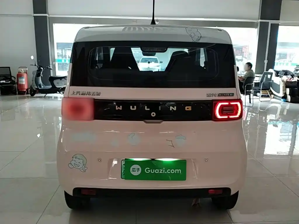 Wuling MINIEV — миниатюра 6