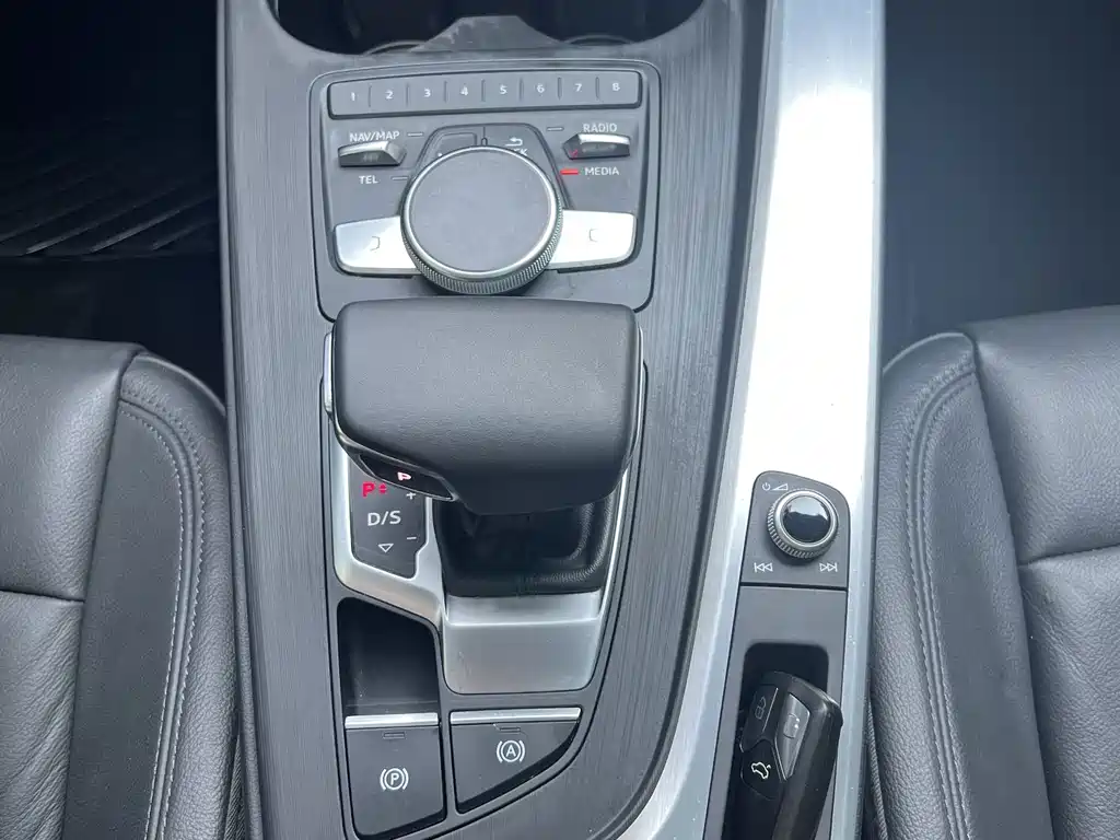 Audi A4L — миниатюра 11