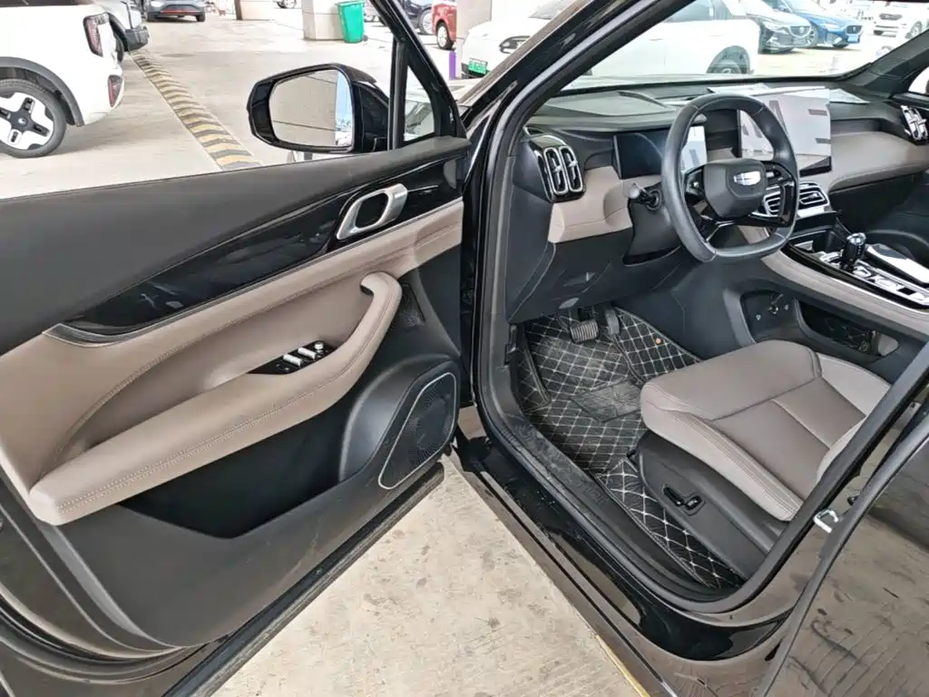 Geely Boyue L — миниатюра 16