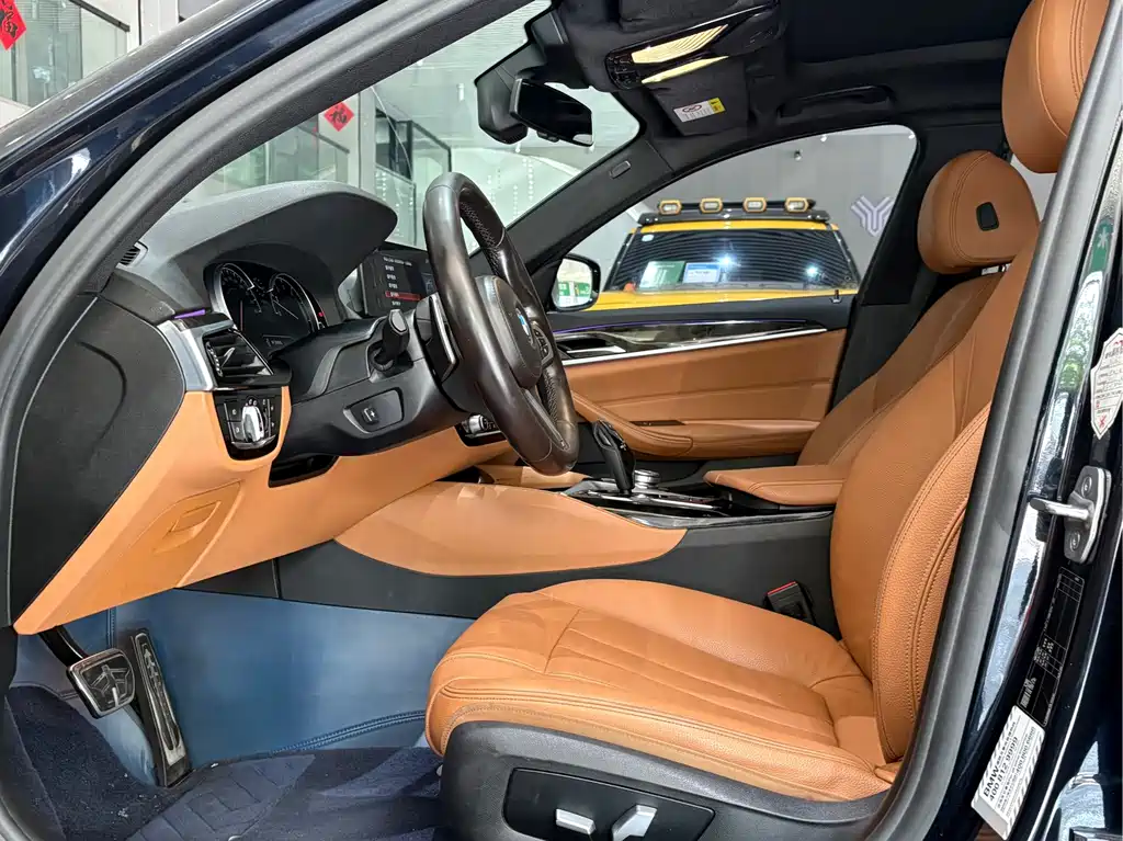 BMW 5 Series — миниатюра 4