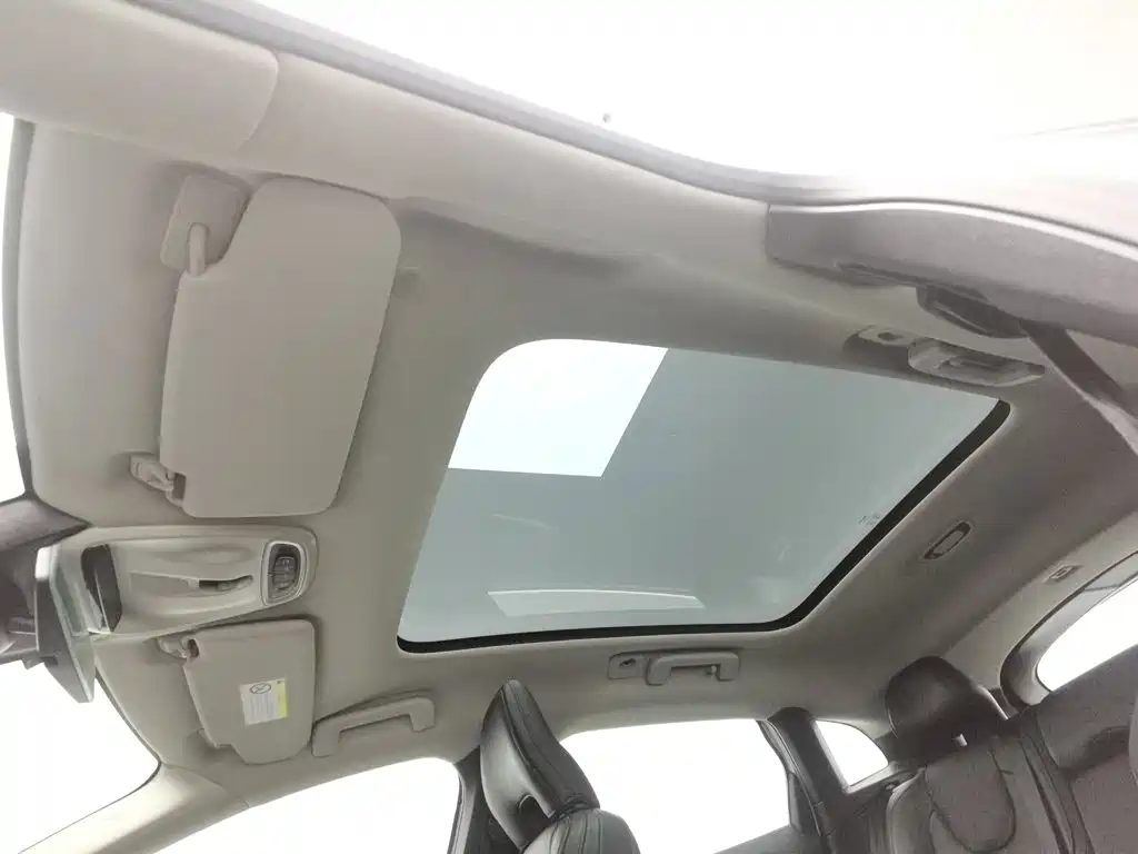 Volvo V40 — миниатюра 14