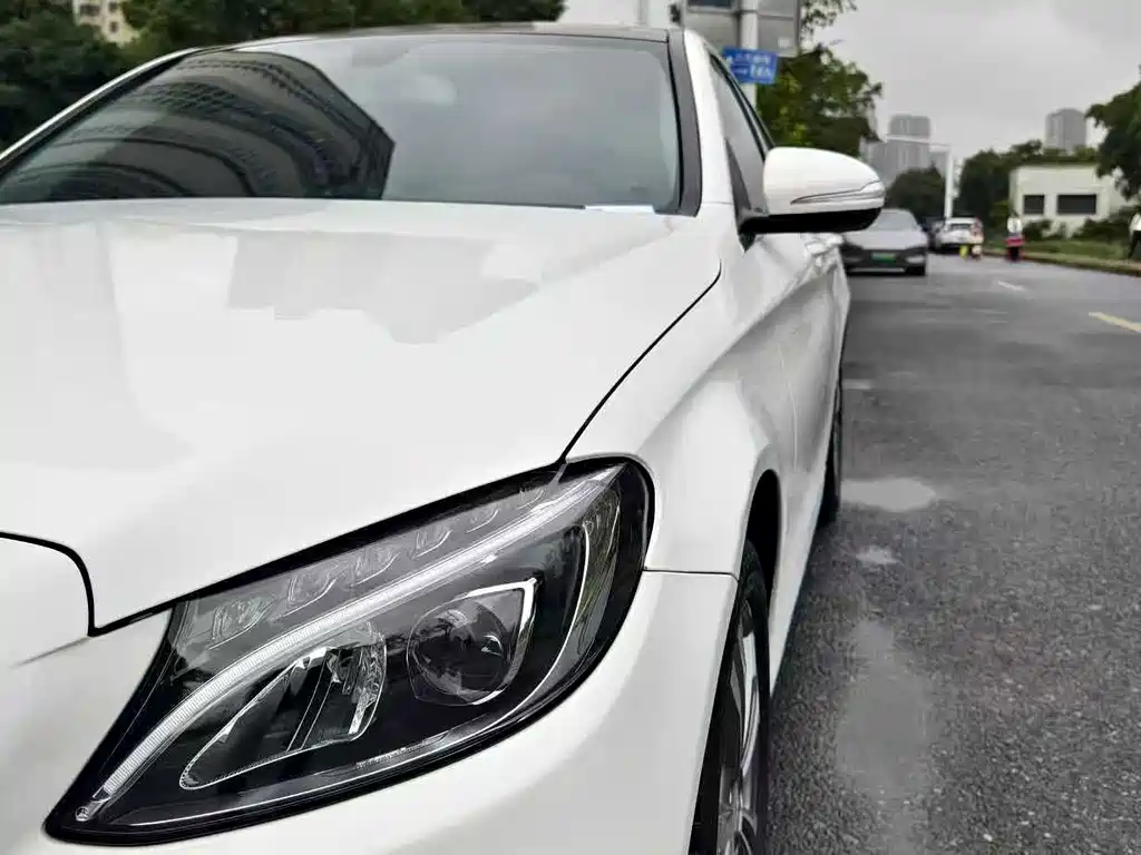 Mercedes-Benz C-Class — миниатюра 17