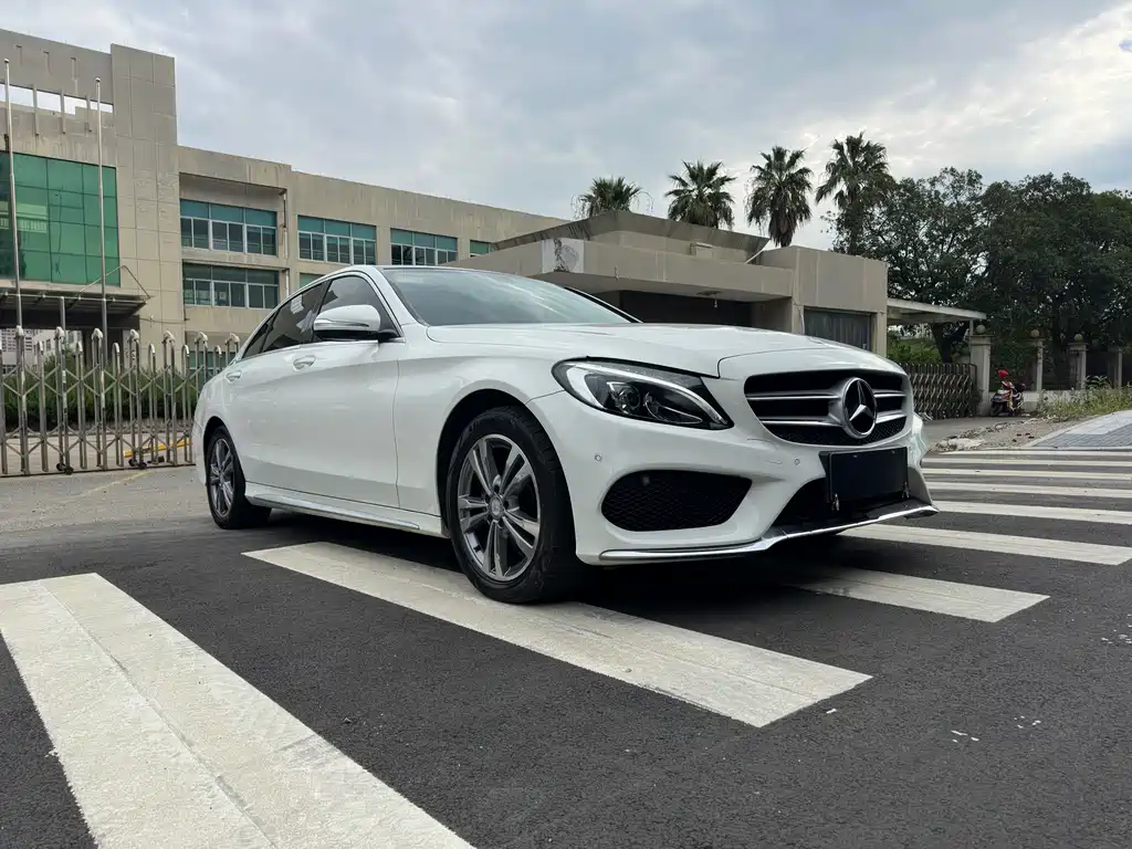 Mercedes-Benz C-Class — миниатюра 3