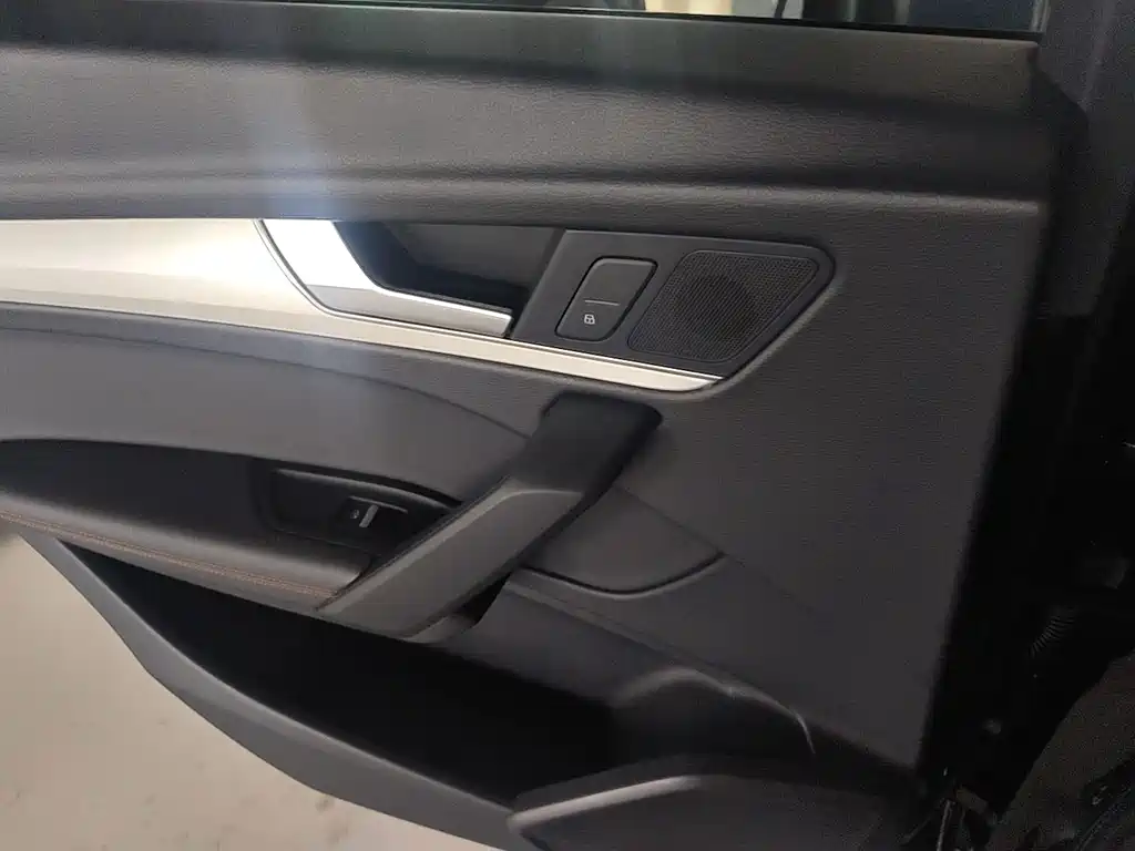 Audi Q5L — миниатюра 11
