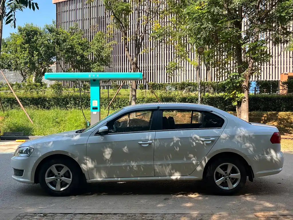 Volkswagen Lavida — миниатюра 4