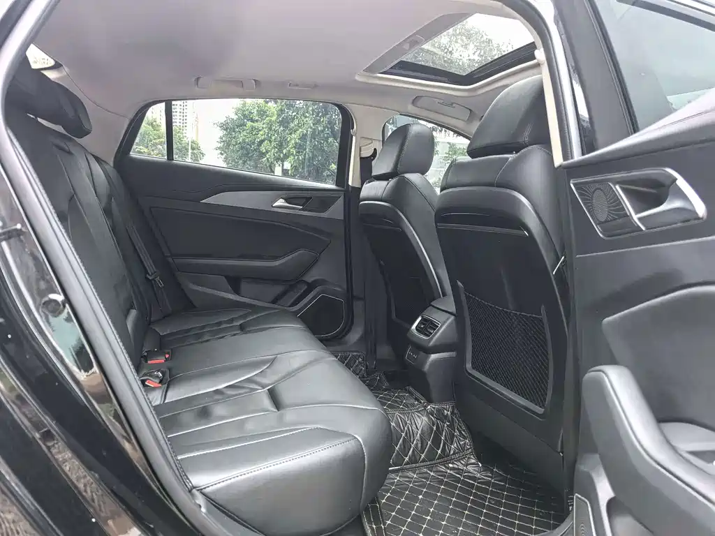 Hongqi Hongqi H5 — миниатюра 10