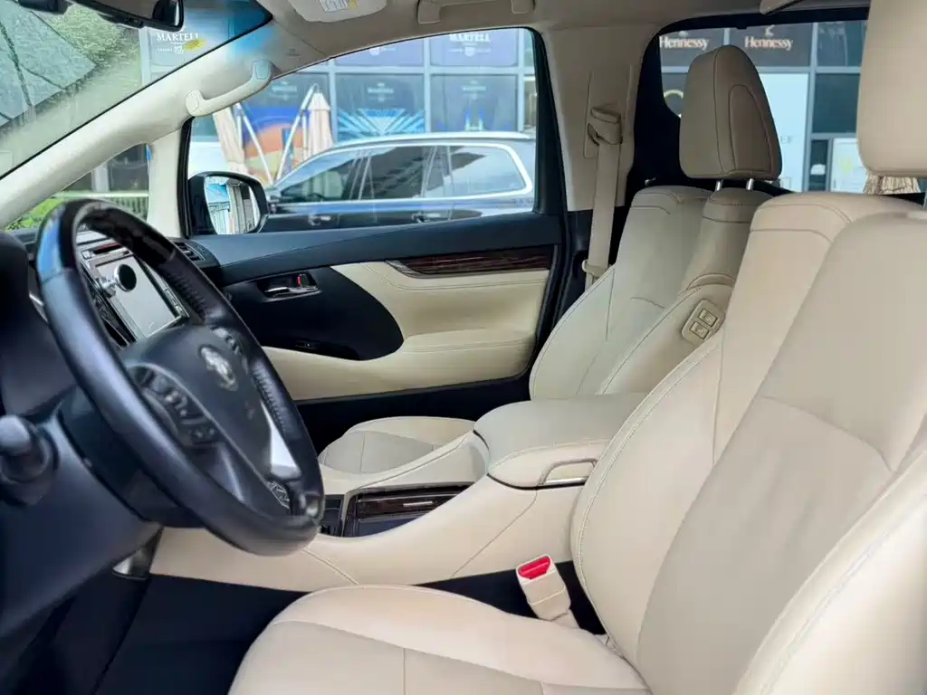 Toyota Alphard 2018 3.5L Luxury