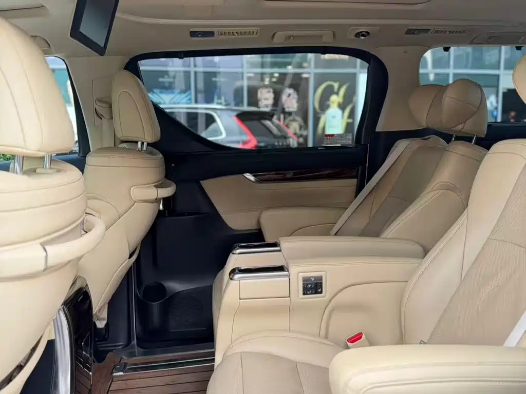 Toyota Alphard 2018 3.5L Luxury