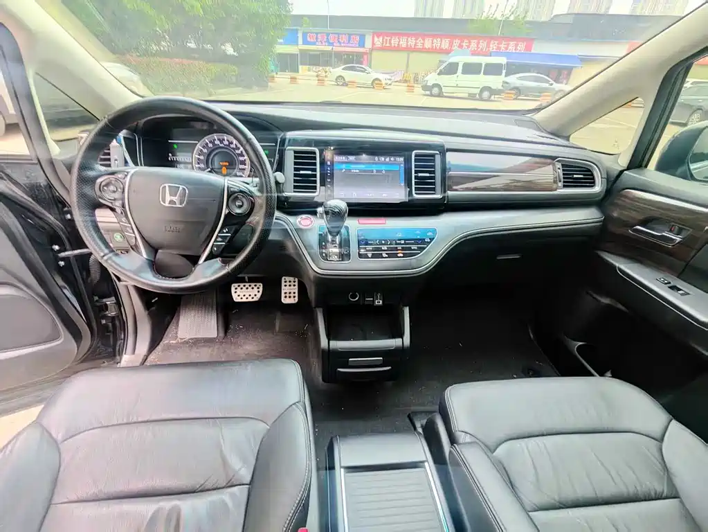 Honda Elysion 2016 2.4L Luxury