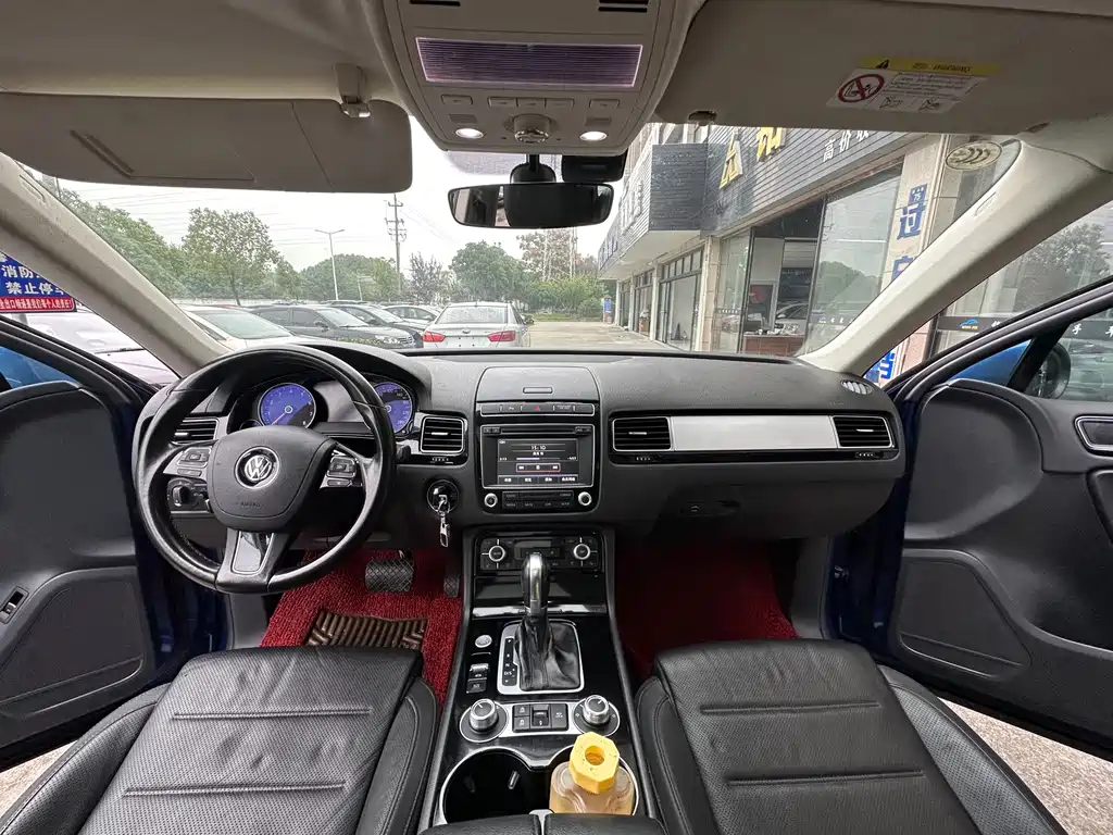 Volkswagen Touareg — миниатюра 12