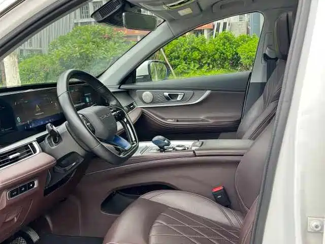 Chery Tiggo 8 PRO NEV — миниатюра 4