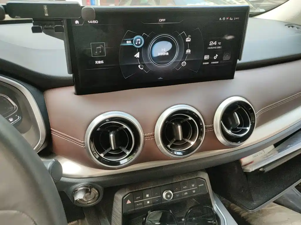 Wey Wey VV6 — миниатюра 9