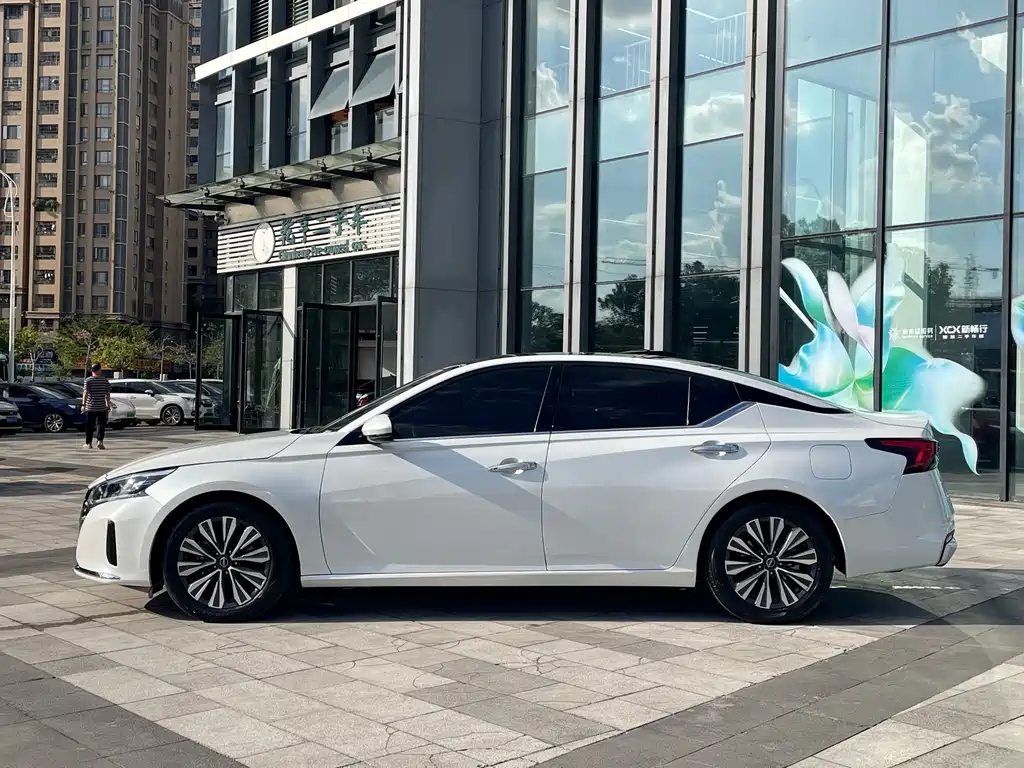 Nissan Teana — миниатюра 3