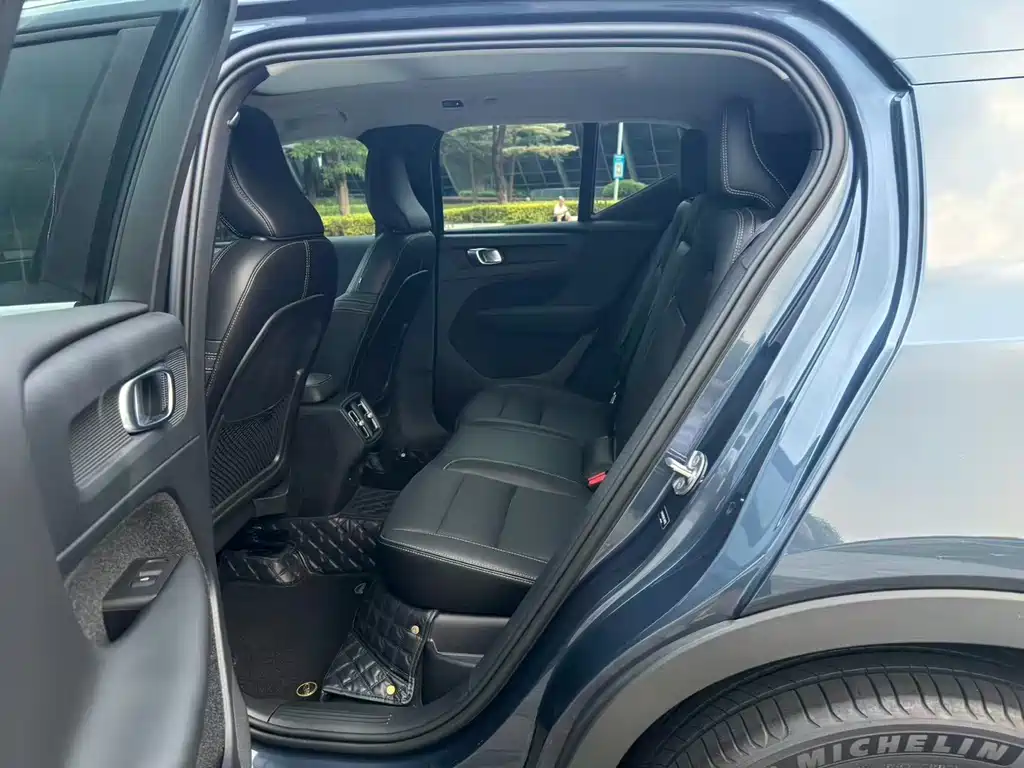 Volvo XC40 — миниатюра 6
