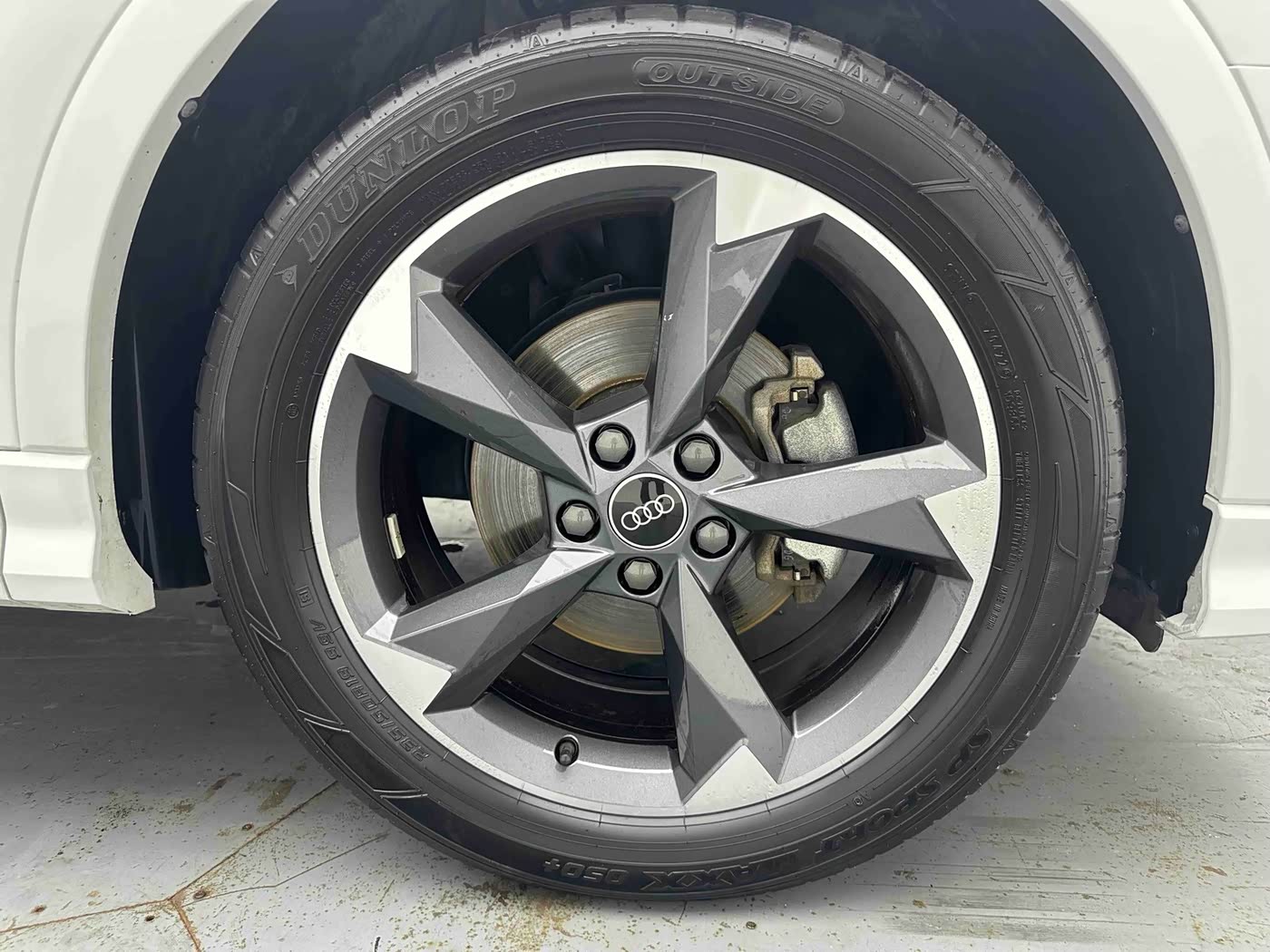 Audi Q3 1.4 л 2022 г. Белый, пробег 35000 км