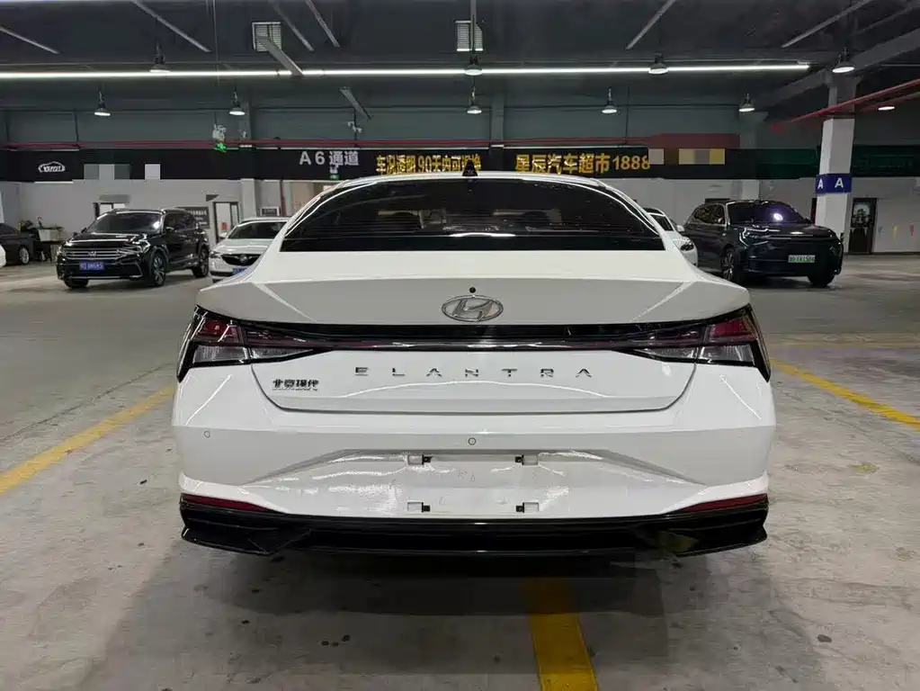 Hyundai Elantra — миниатюра 8
