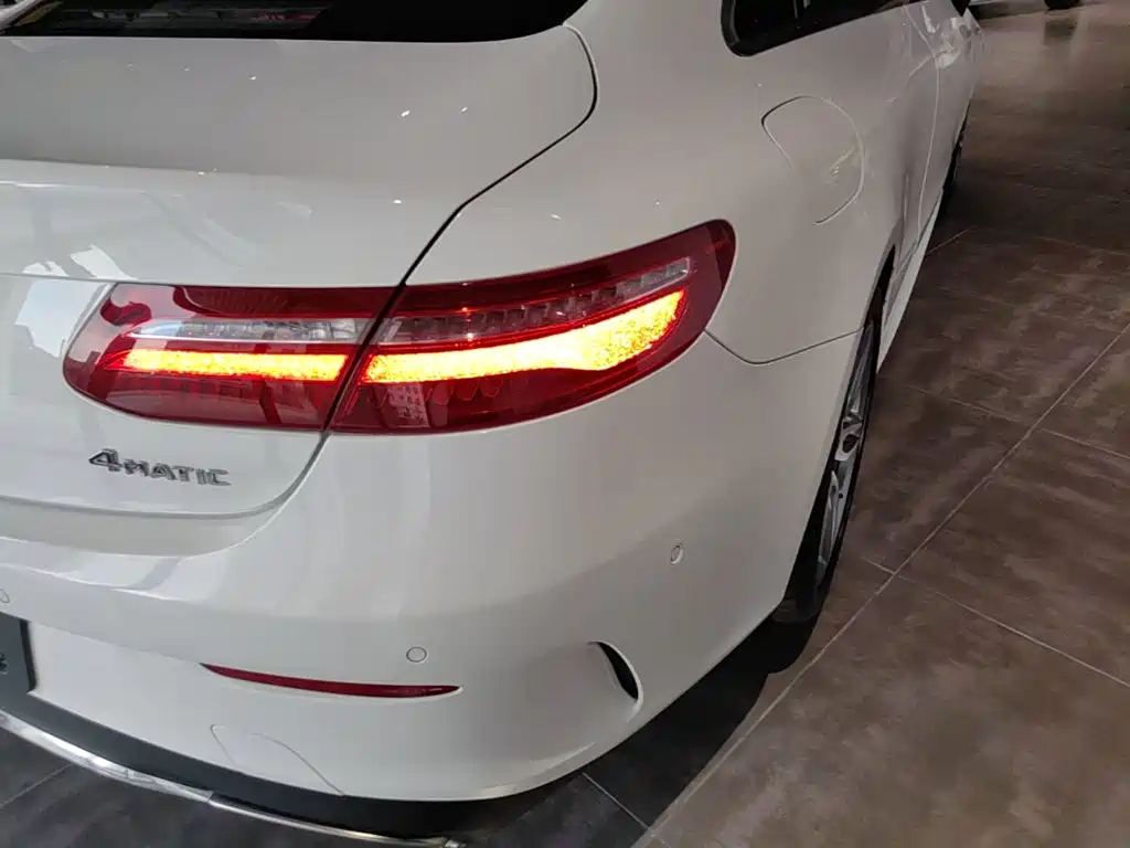Mercedes-Benz E-Class (Import) — миниатюра 8