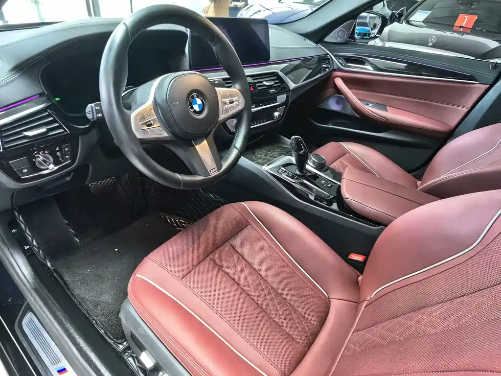 BMW 5 Series — миниатюра 6